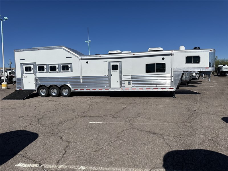 2024 Platinum 4H side load w/ 18' 6" Outlaw Conversions