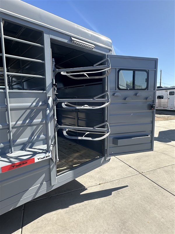 2024 Swift 24' s/c w/ double tack 8k axels 14 ply tires