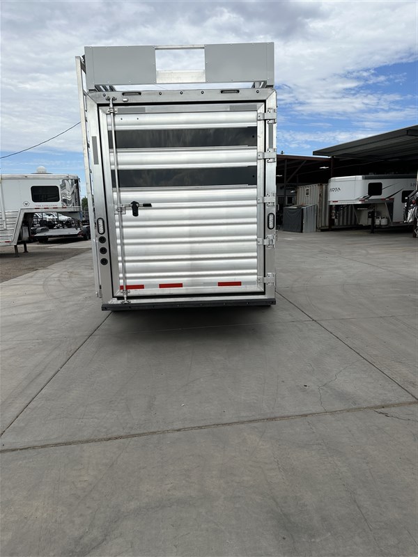 Trailer Photo 9