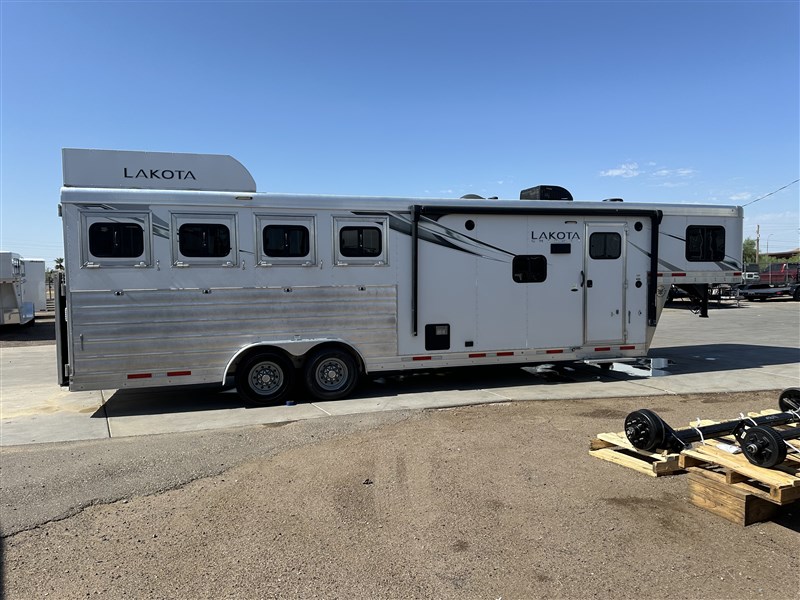 2021 Lakota 9' sw lakota charger 4horse