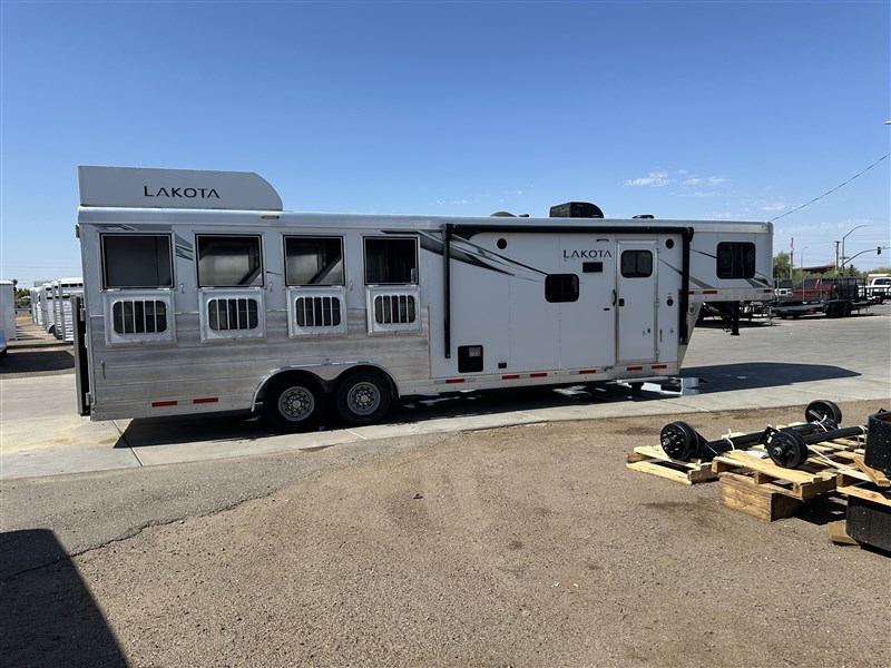 2021 Lakota 9' sw lakota charger 4horse