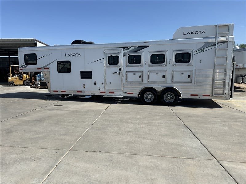 2021 Lakota 9' sw lakota charger 4horse