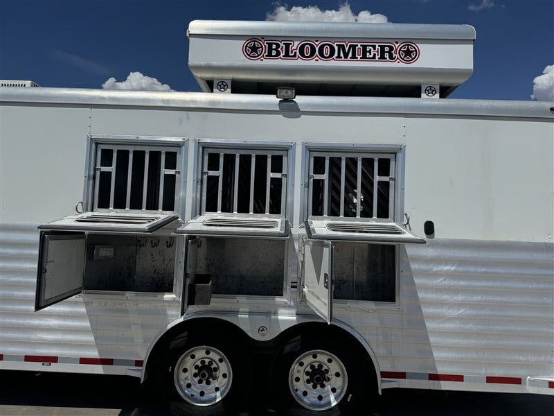 2004 Bloomer 3h with 15' sw by duster conversions