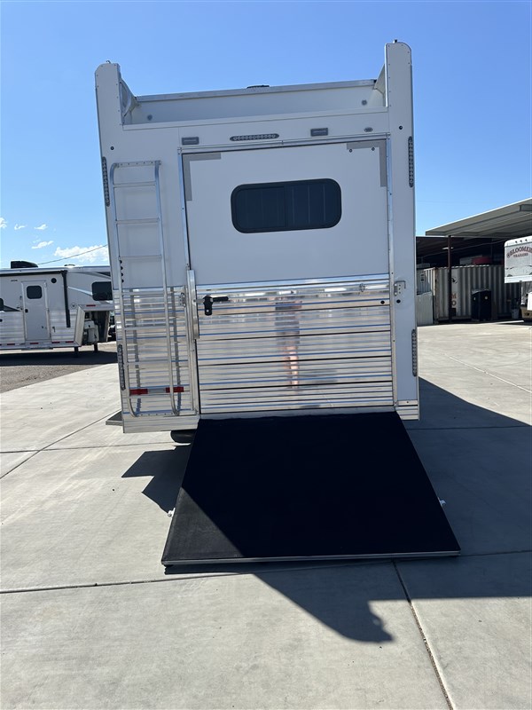 Trailer Photo 12