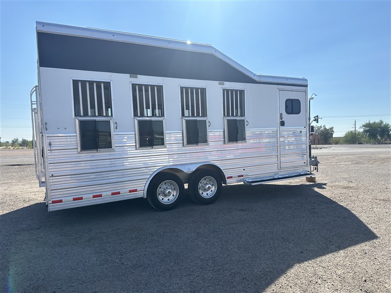 2020 Bloomer 4 horse bp w/ oversize front tack