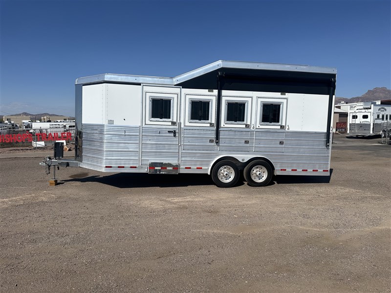 2020 Bloomer 4 horse bp w/ oversize front tack