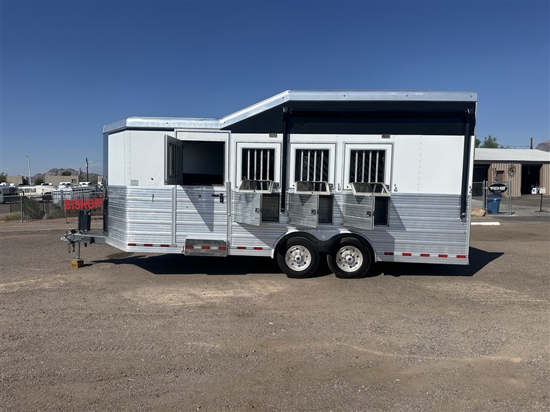 2020 Bloomer 4 horse bp w/ oversize front tack