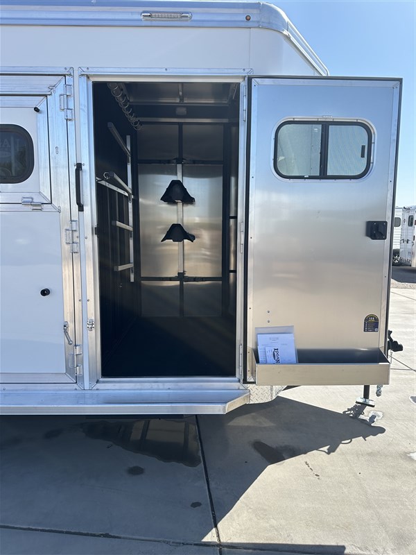 Trailer Photo 14
