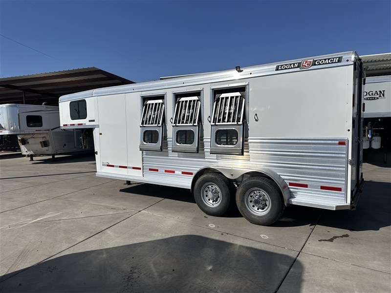 2025 Logan Coach 3 horse w/ side tack