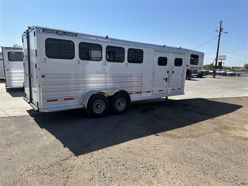 2025 Logan Coach 4 horse bullseye w/ side tack
