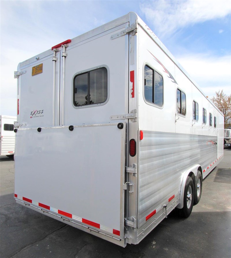 2015 Exiss used 6 horse all aluminum gooseneck