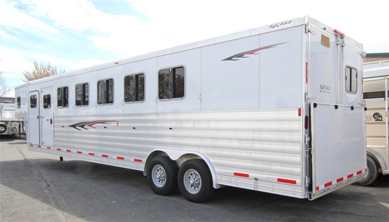 2015 Exiss used 6 horse all aluminum gooseneck