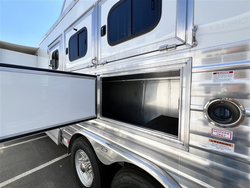 Trailer Photo 13