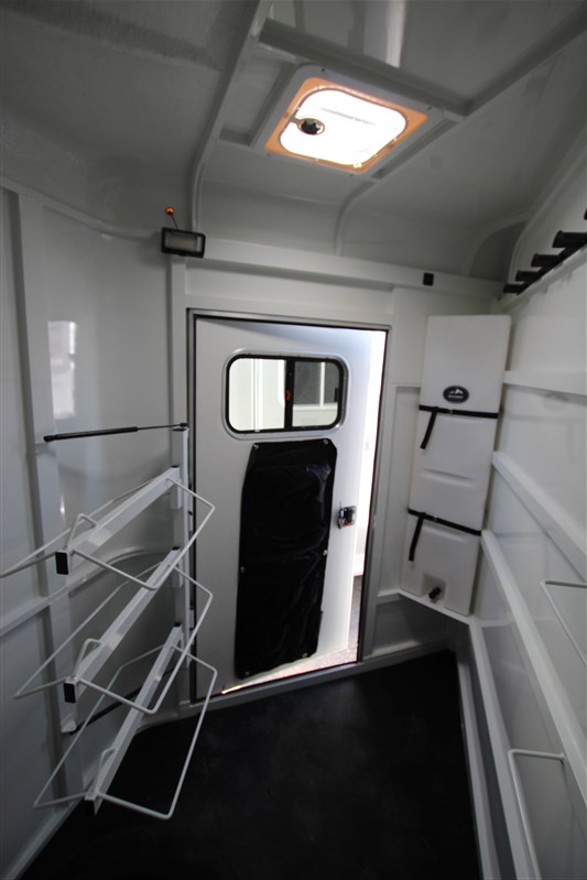 Trailer Photo 7