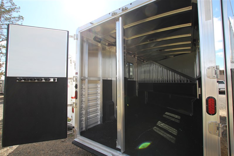 Trailer Photo 5