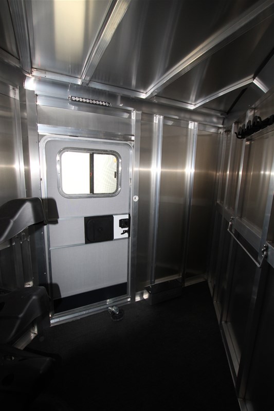 Trailer Photo 11