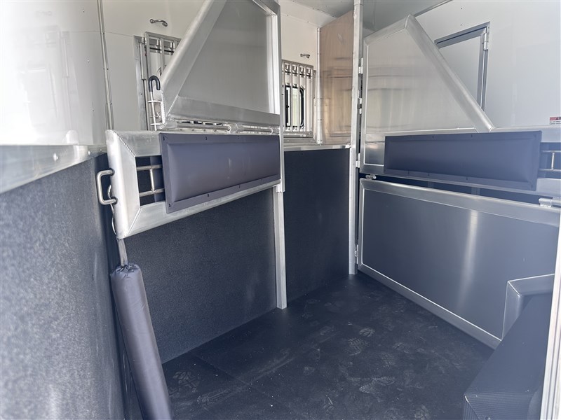 LakotaIN8315SR Infinity 3H w/ 15'SW LQ & 6' Slide3