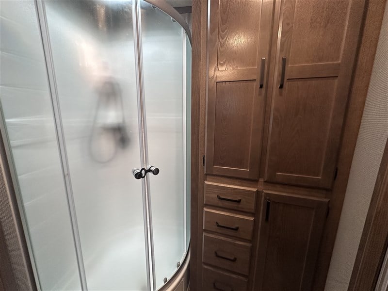 LakotaIN8315SR Infinity 3H w/ 15'SW LQ & 6' Slide14