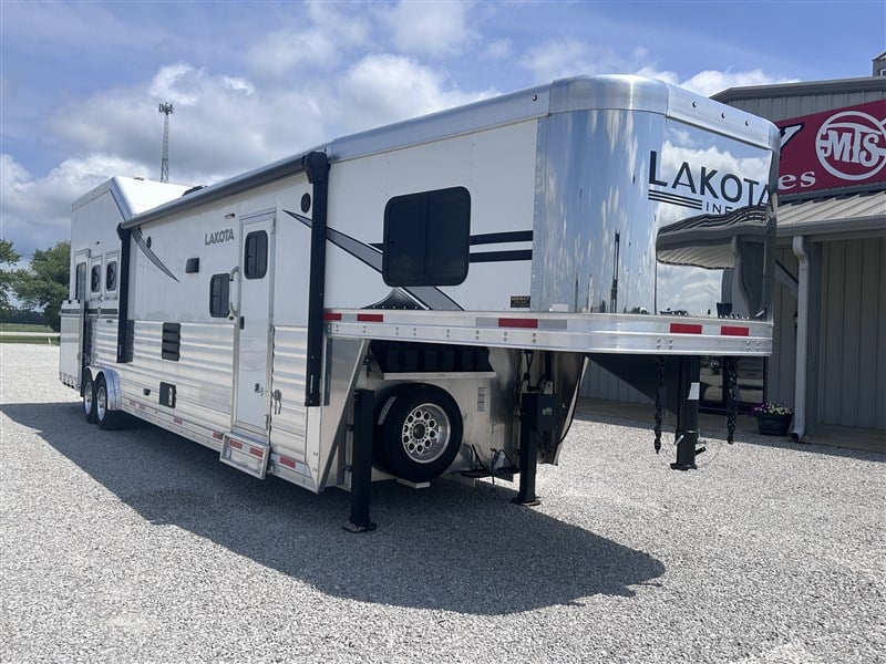 LakotaIN8315SR Infinity 3H w/ 15'SW LQ & 6' Slide4