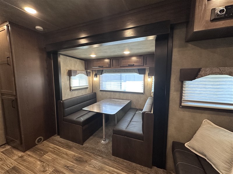 LakotaIN8315SR Infinity 3H w/ 15'SW LQ & 6' Slide8