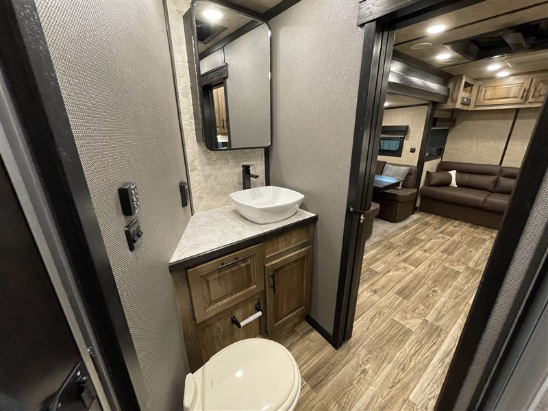 LakotaBI8316SR Bighorn 3H w/ 16'SW LQ & 9' Slide10