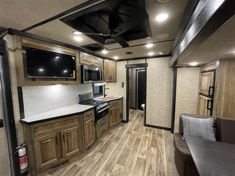 LakotaBI8316SR Bighorn 3H w/ 16'SW LQ & 9' Slide7