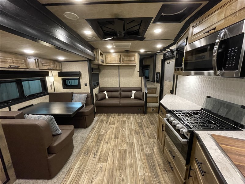 LakotaBI8316SR Bighorn 3H w/ 16'SW LQ & 9' Slide8