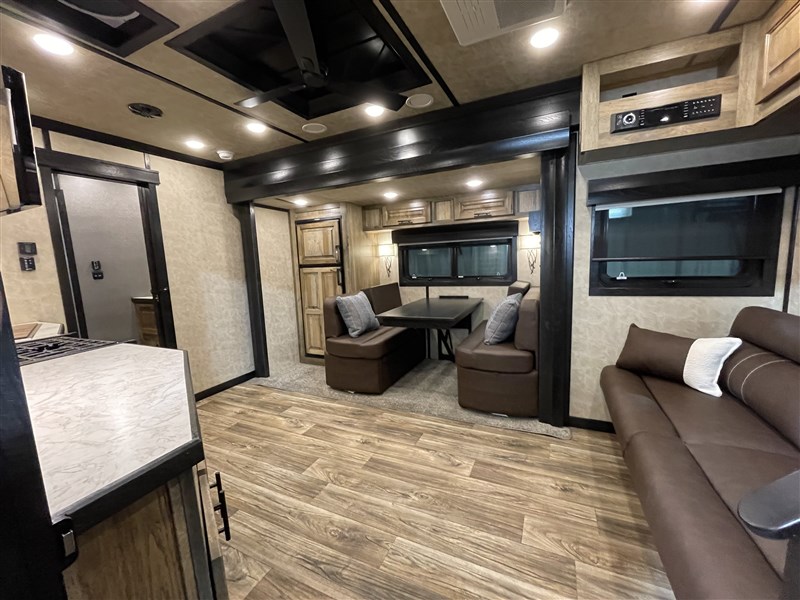 LakotaBI8316SR Bighorn 3H w/ 16'SW LQ & 9' Slide6