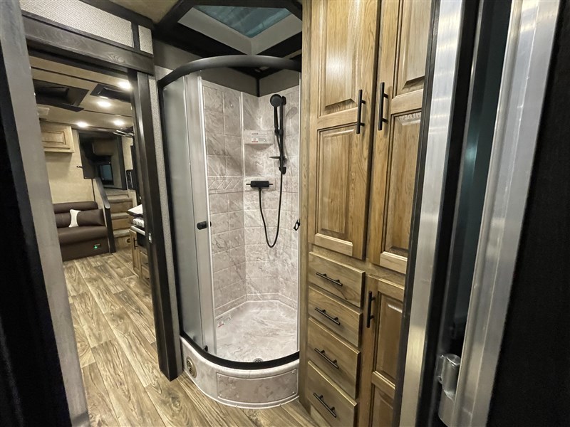 LakotaBI8316SR Bighorn 3H w/ 16'SW LQ & 9' Slide9