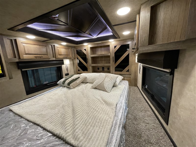 LakotaBI8316SR Bighorn 3H w/ 16'SW LQ & 9' Slide13