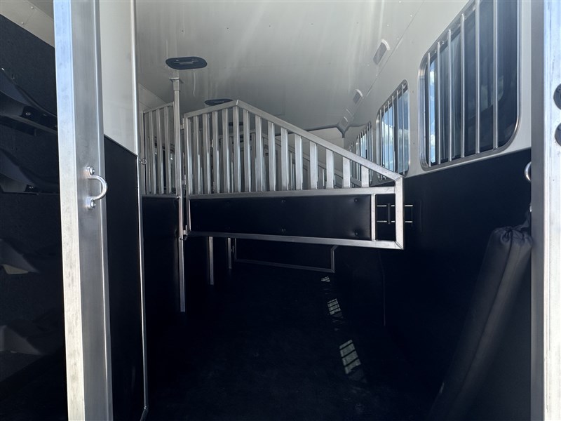 Merhow8414-A-DA Stampede 4H w/ 14'SW LQ & 9' Slide17