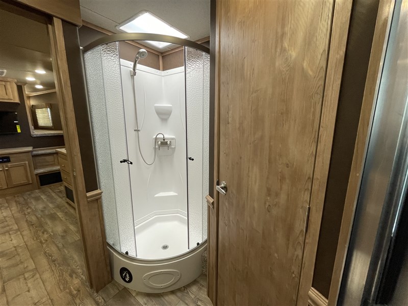 Merhow8414-A-DA Stampede 4H w/ 14'SW LQ & 9' Slide13