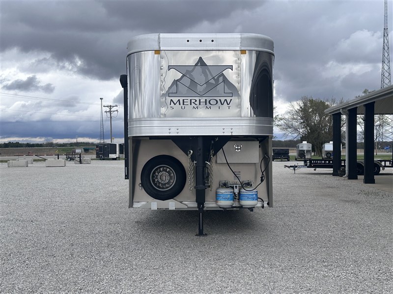 Merhow8312 RWSD Summit 3H w/ 12'SW Living Quarters3