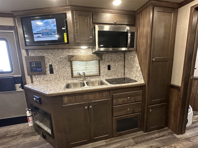 Merhow8516-A RWS Stampede 5H w/ 16'SW LQ & 9' Slide11