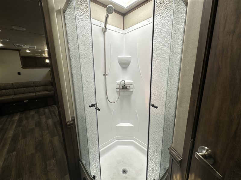 Merhow8516-A RWS Stampede 5H w/ 16'SW LQ & 9' Slide14