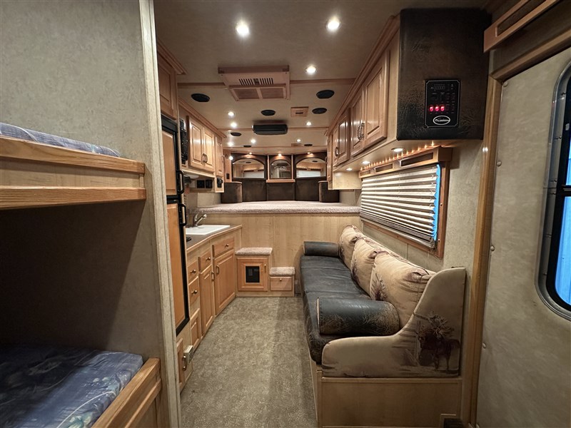 Sundowner8016 Signature 4H w/ 16' Living Quarters15