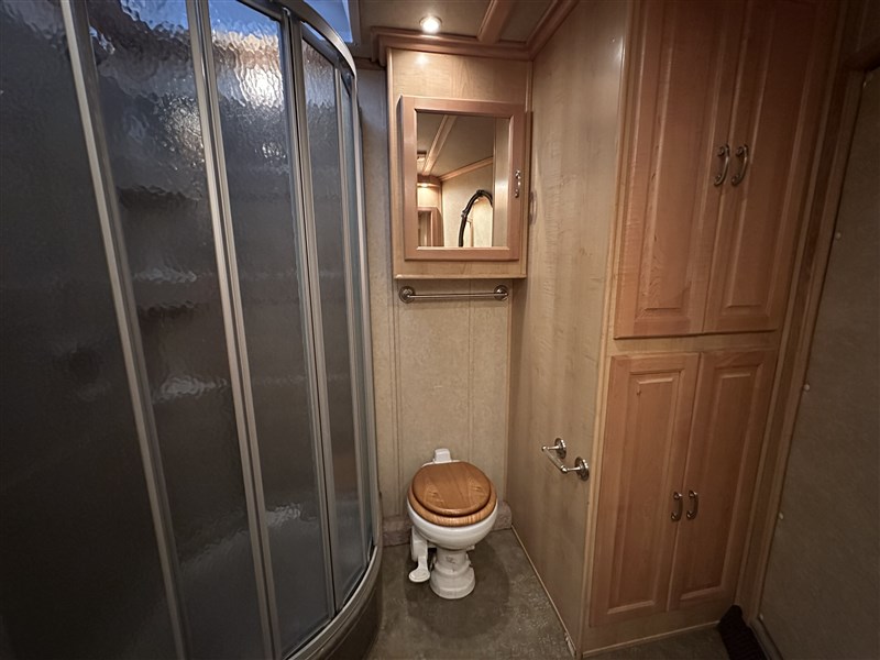 Sundowner8016 Signature 4H w/ 16' Living Quarters12