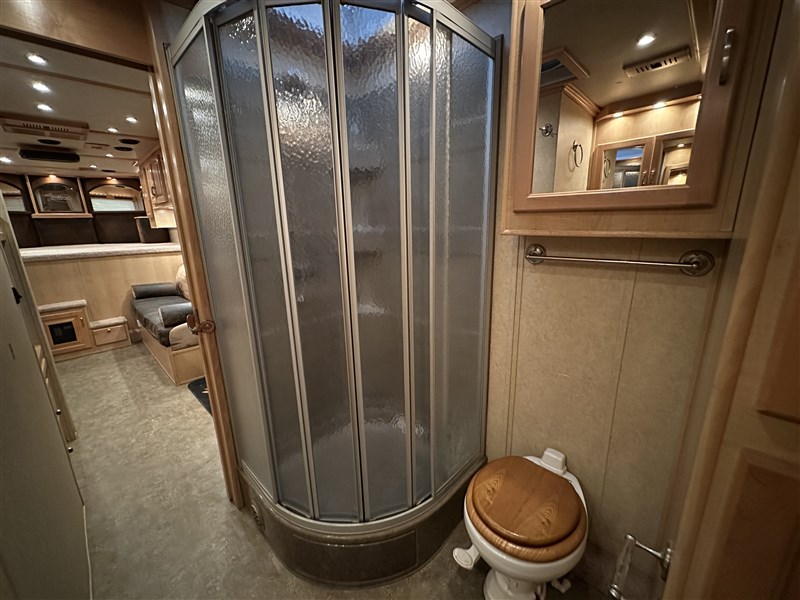 Sundowner8016 Signature 4H w/ 16' Living Quarters13