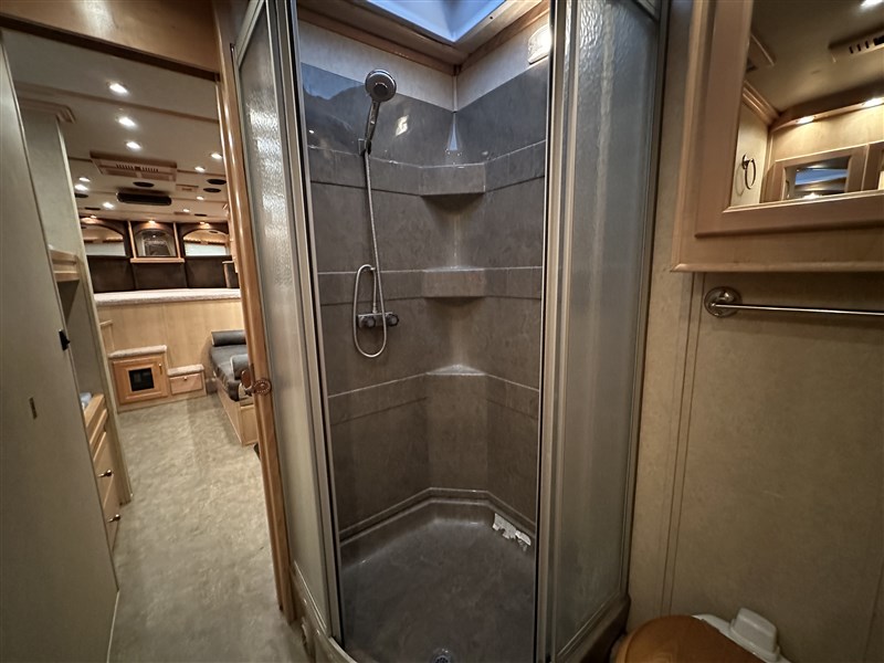 Sundowner8016 Signature 4H w/ 16' Living Quarters14