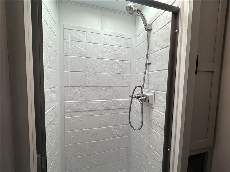 BisonRG7308 Ranger 3H W/ 8'SW Living Quarters12