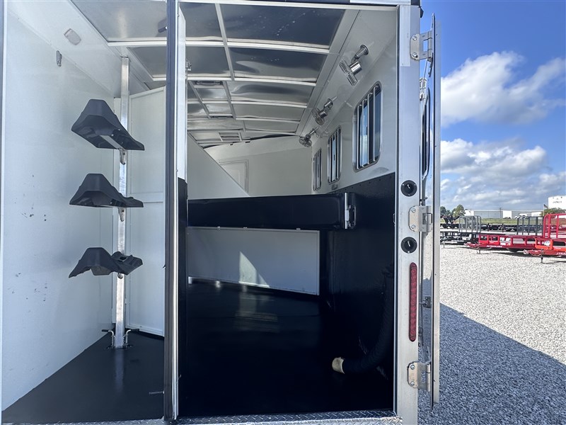 BisonRG7308 Ranger 3H W/ 8'SW Living Quarters15