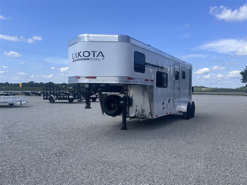 LakotaC072 Colt 2H w/ 7'SW Living Quarters4