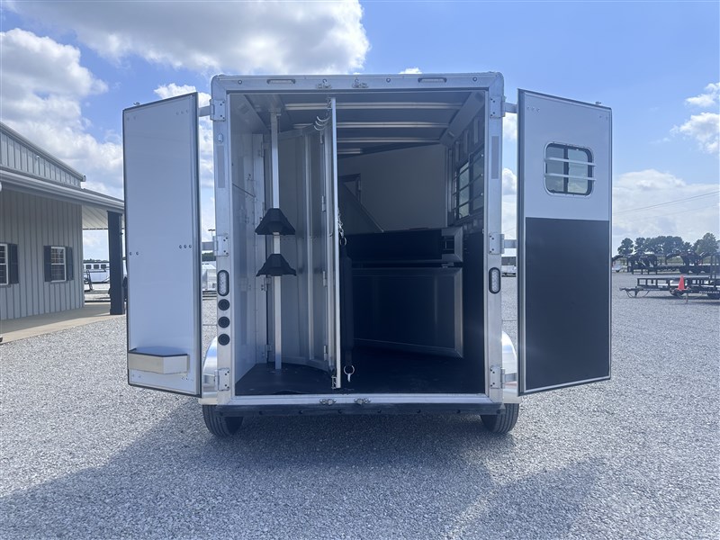 LakotaC072 Colt 2H w/ 7'SW Living Quarters15