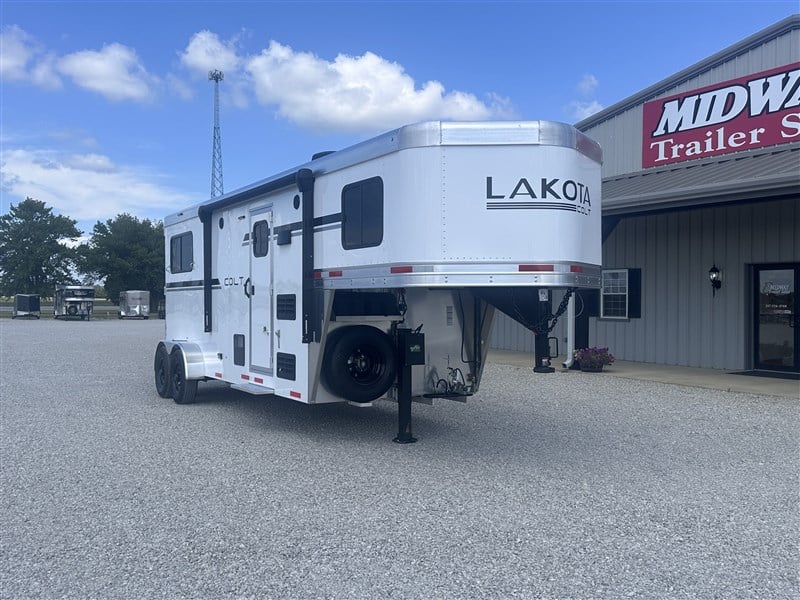 LakotaC072 Colt 2H w/ 7'SW Living Quarters2