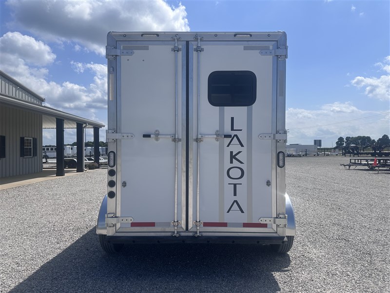 LakotaC072 Colt 2H w/ 7'SW Living Quarters17