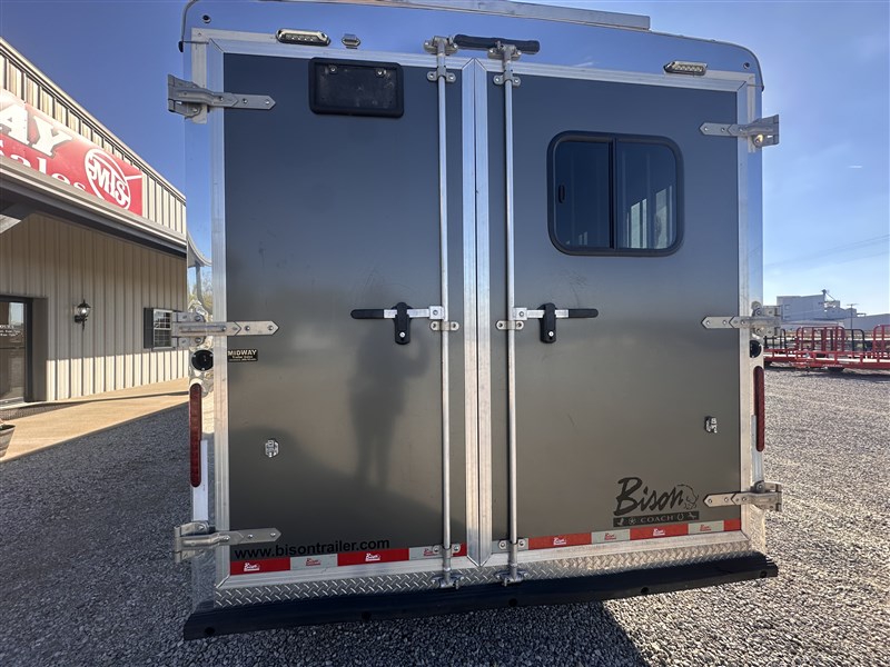 Bison8319 3H w/ 19' SW & 11' Slide Out17