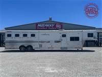 2013 4 horse Lakota Charger 4HS w/ 15' SW & 6' Slide Out GN
