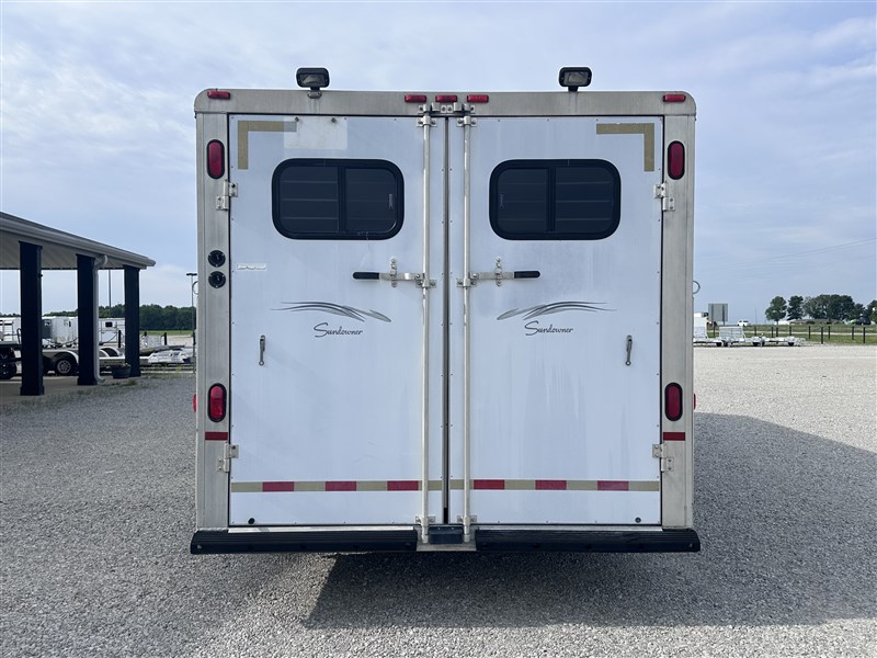 Trailer Photo 15