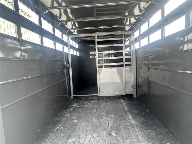 Trailer Photo 7