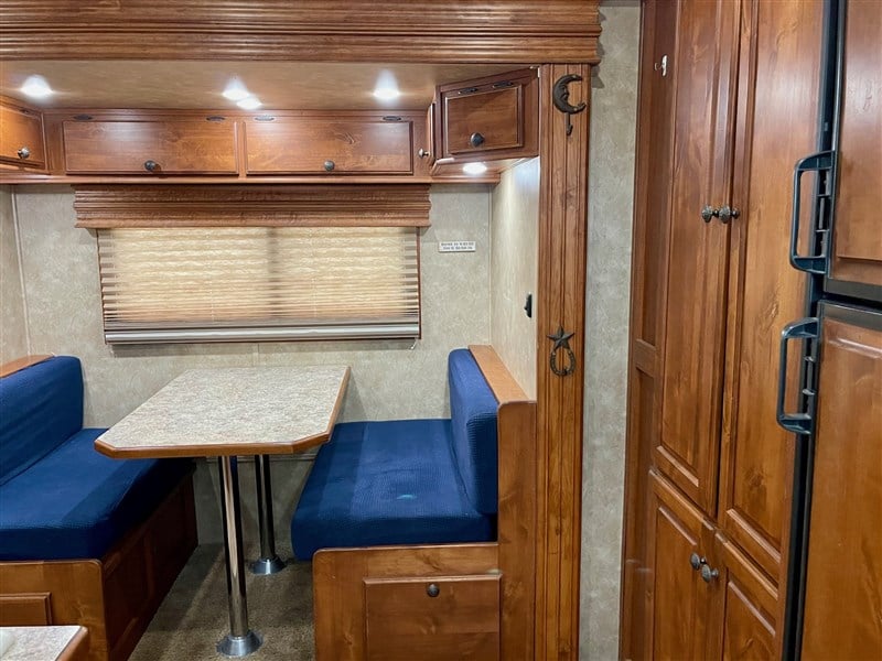 2019 Sundowner horizon 8018 grs 3h w/18'sw lq & 6' slide out gn